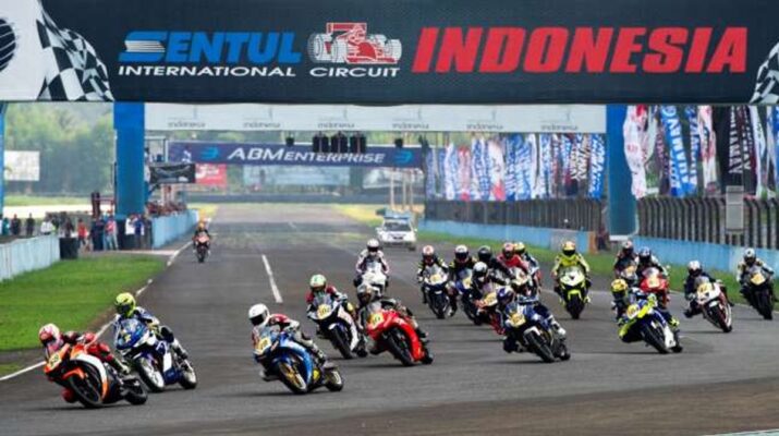 5 DRAMA TERKOTOR DI SIRKUIT SENTUL YANG BIKIN PEMBALAP SALING MUSUHAN SEUMUR HIDUP!